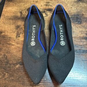 Rothy’s Black pointed ballet flats size 8‎